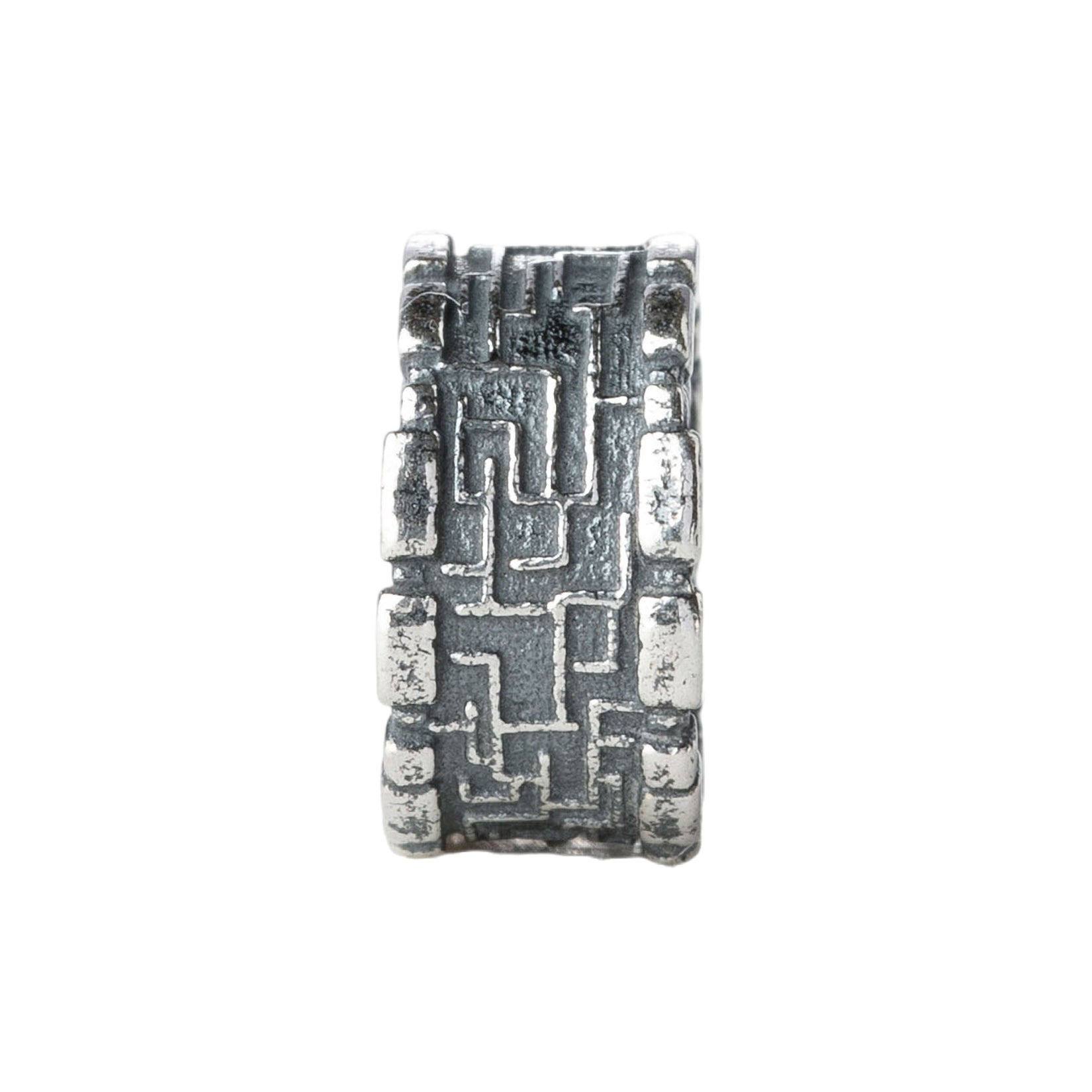 Labyrinth Spacer