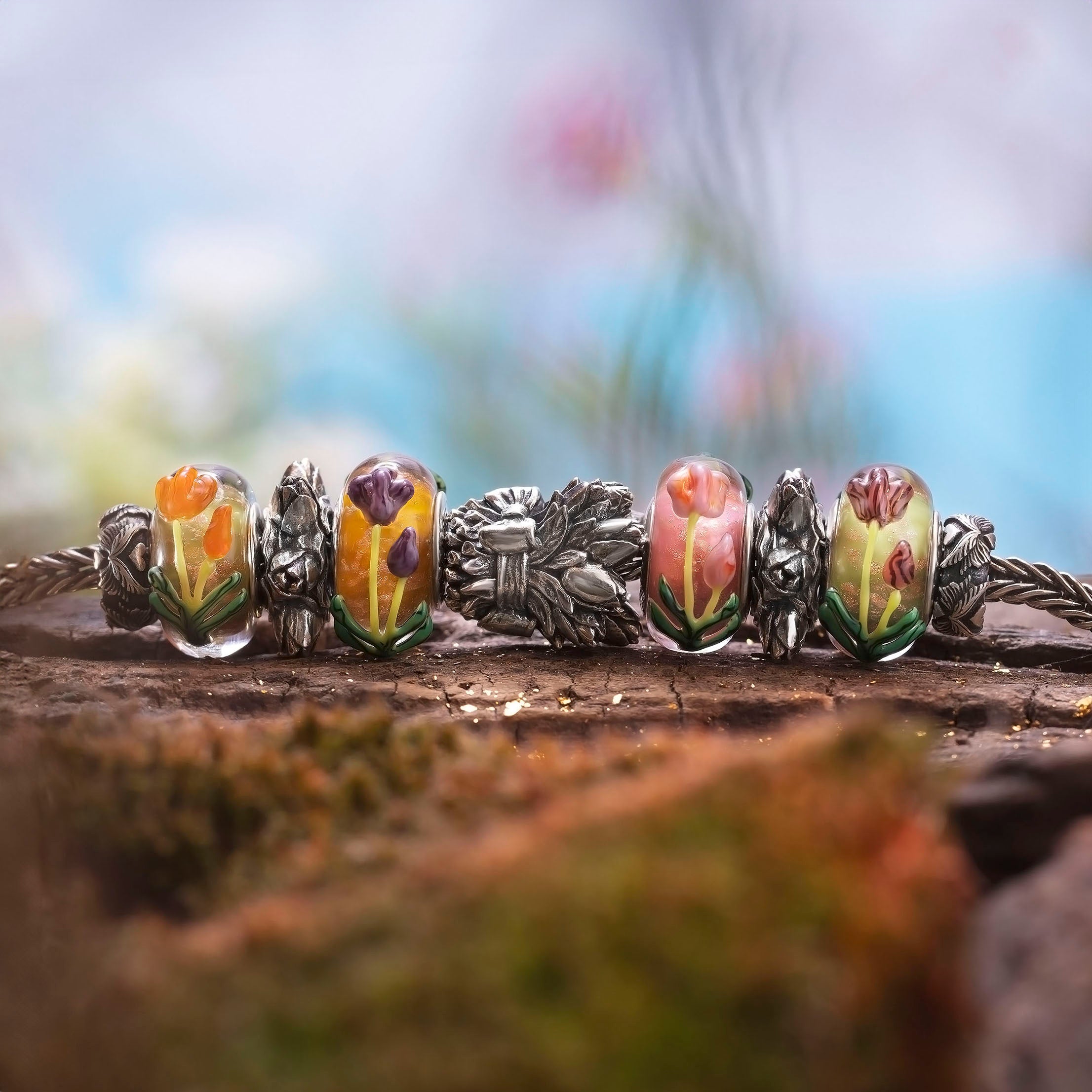 Tulip Embrace Design Set