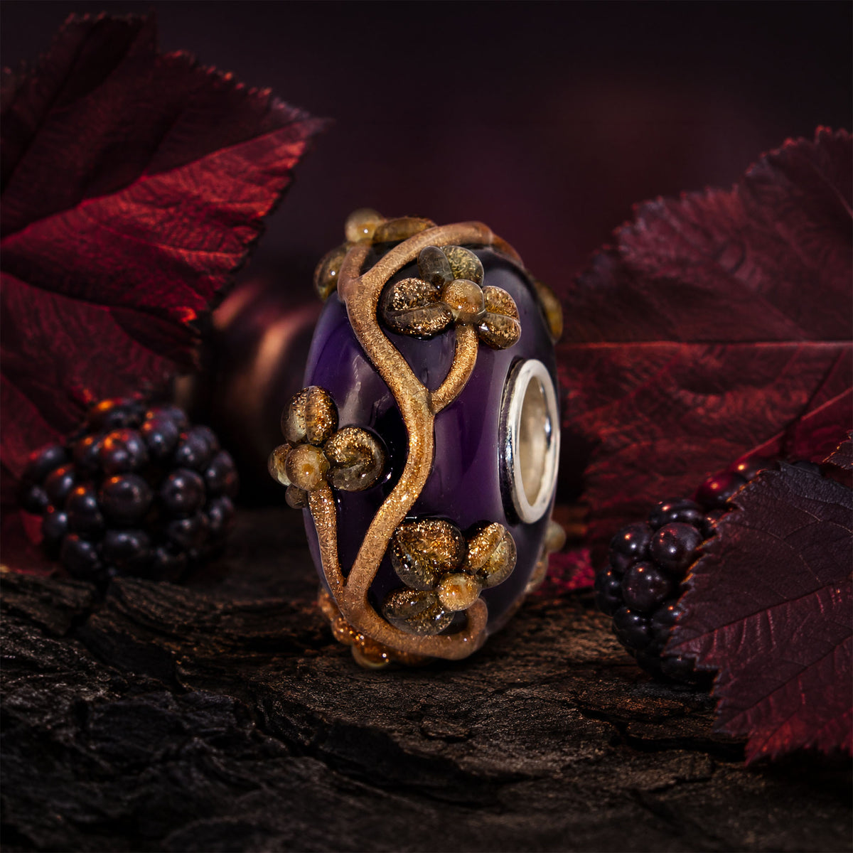 Darkberry Golddust Flowertwig